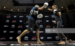 Mackenzie Dern feet photo thumbnail
