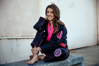 Mackenzie Dern feet photo thumbnail