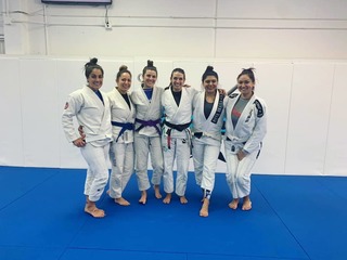 Mackenzie Dern feet photo thumbnail