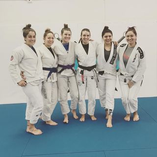 Mackenzie Dern feet photo thumbnail
