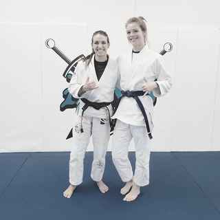 Mackenzie Dern feet photo thumbnail