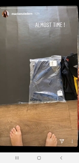 Mackenzie Dern feet photo thumbnail