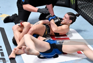 Mackenzie Dern feet photo thumbnail