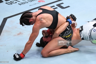 Mackenzie Dern feet photo thumbnail