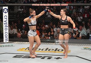 Mackenzie Dern feet photo thumbnail