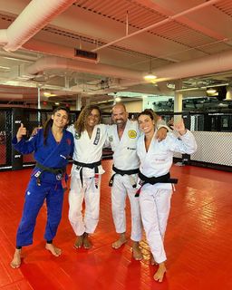 Mackenzie Dern feet photo thumbnail