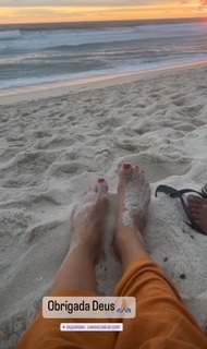 Mackenzie Dern feet photo thumbnail