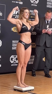 Mackenzie Dern feet photo thumbnail