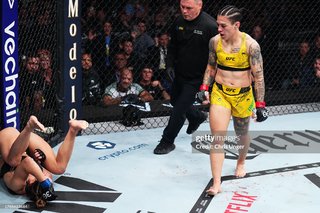 Mackenzie Dern feet photo thumbnail