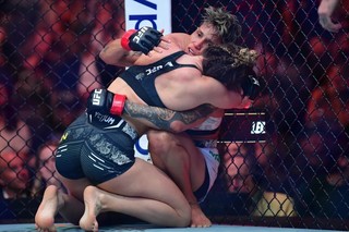 Mackenzie Dern feet photo thumbnail