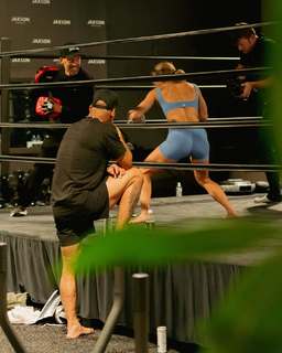 Mackenzie Dern feet photo thumbnail