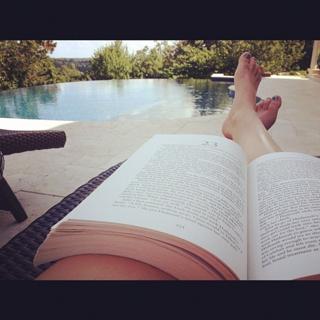 Mackenzie Lintz feet photo 5