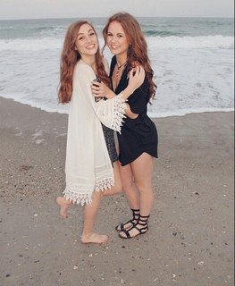 Mackenzie Lintz feet photo 6