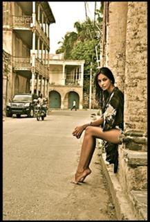 Madalina Ghenea feet photo thumbnail