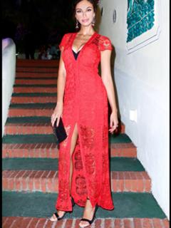 Madalina Ghenea feet photo thumbnail