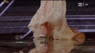 Madalina Ghenea feet photo thumbnail