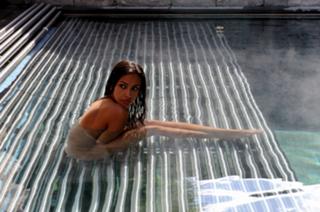 Madalina Ghenea feet photo thumbnail
