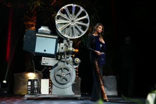 Madalina Ghenea feet photo thumbnail