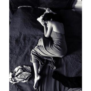 Madalina Ghenea feet photo thumbnail