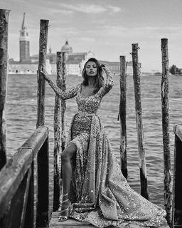 Madalina Ghenea feet photo thumbnail