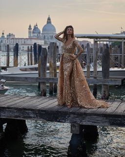 Madalina Ghenea feet photo thumbnail