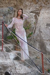 Madalina Ghenea feet photo thumbnail