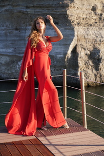 Madalina Ghenea feet photo thumbnail