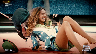 Madalina Ghenea feet photo thumbnail