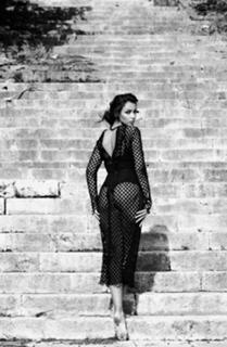 Madalina Ghenea feet photo thumbnail