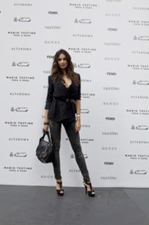 Madalina Ghenea feet photo thumbnail