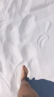 Madalyn Horcher feet photo 5