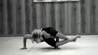 Maddalena Corvaglia feet photo thumbnail