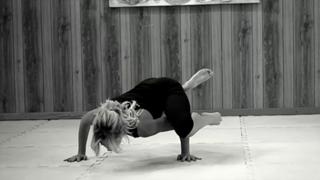 Maddalena Corvaglia feet photo thumbnail