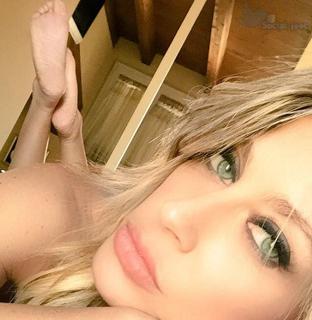 Maddalena Corvaglia feet photo thumbnail