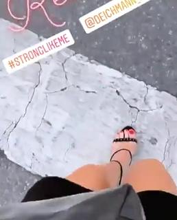 Maddalena Corvaglia feet photo thumbnail