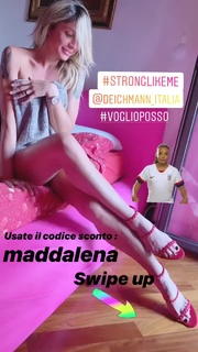 Maddalena Corvaglia feet photo thumbnail