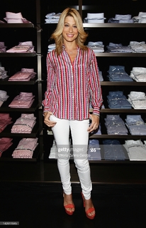 Maddalena Corvaglia feet photo thumbnail