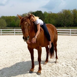 Maddalena Corvaglia feet photo thumbnail