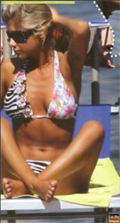 Maddalena Corvaglia feet photo thumbnail