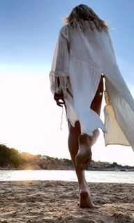 Maddalena Corvaglia feet photo thumbnail