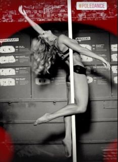 Maddalena Corvaglia feet photo thumbnail