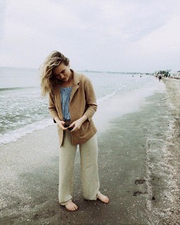 Maddie Hasson feet photo 17