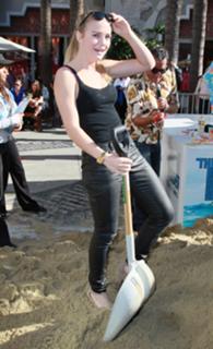 Maddie Hasson feet photo 13