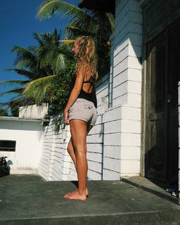 Maddie Lymburner feet photo 19