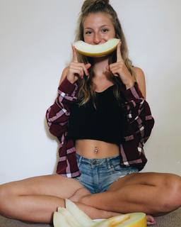 Maddie Lymburner feet photo 12