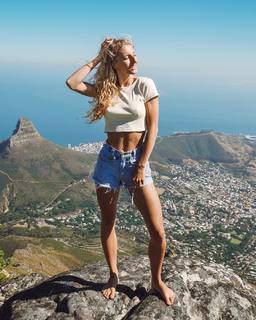 Maddie Lymburner feet photo 4