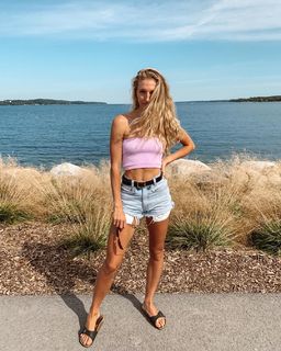 Maddie Lymburner feet photo 3
