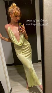 Maddie Phillips feet photo thumbnail