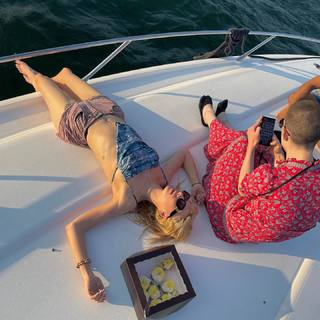 Maddie Phillips feet photo thumbnail