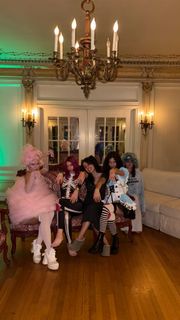 Maddie Phillips feet photo thumbnail